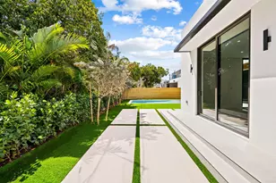 2324 SW 26th St, Miami, FL 33133 - Photo 39