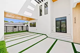 2324 SW 26th St, Miami, FL 33133 - Photo 3