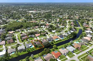 13781 Barberry Dr, Wellington, FL 33414 - Photo 19