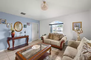 9778 NW 128th Ln, Hialeah Gardens, FL 33018 - Photo 7