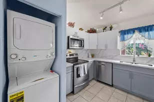 9778 NW 128th Ln, Hialeah Gardens, FL 33018 - Photo 13