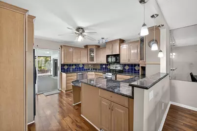 1040 SE 5th Street SE, Stuart, FL 34996 - Photo 5