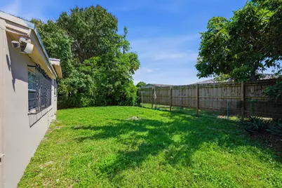 874 NW 74th Street, Miami, FL 33150 - Photo 25