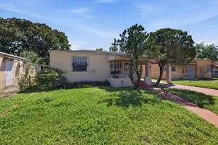 874 NW 74th St, Miami, FL 33150 - Photo 23