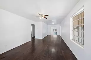 874 NW 74th St, Miami, FL 33150 - Photo 5