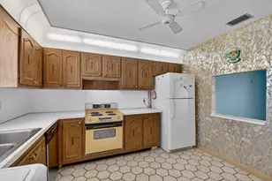 856 A Salem Ln, Lake Worth, FL 33467 - Photo 5