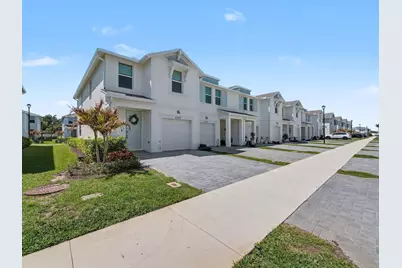5747 SE Edgewater Circle, Stuart, FL 34997 - Photo 5