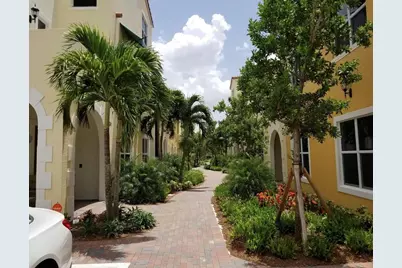 1741 NW 124th Place, Pembroke Pines, FL 33028 - Photo 23