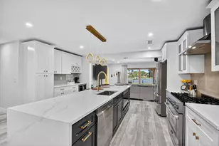 8416 Pine Tree Ln, West Palm Beach, FL 33406 - Photo 11