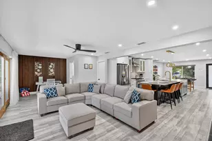 8416 Pine Tree Ln, West Palm Beach, FL 33406 - Photo 9