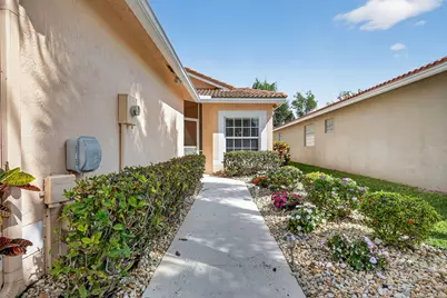 9707 Cherry Blossom Court, Boynton Beach, FL 33437 - Photo 5
