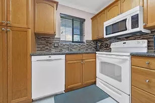 100 Waterway Dr S, Lantana, FL 33462 - Photo 5