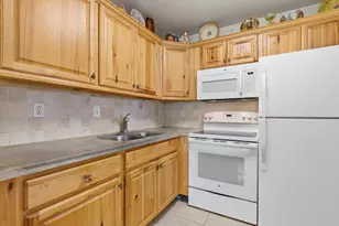 480 Horizon W, Boynton Beach, FL 33435 - Photo 11