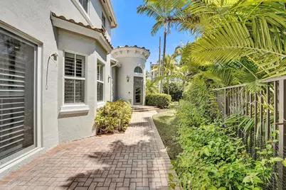 818 Spinnaker Drive E, Hollywood, FL 33019 - Photo 47