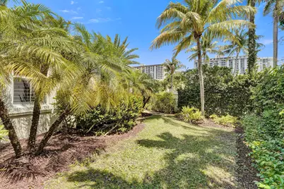 818 Spinnaker Drive E, Hollywood, FL 33019 - Photo 49