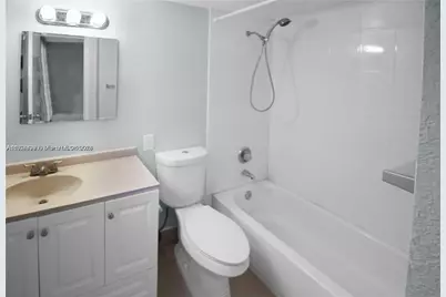 17021 N Bay Road #105, Sunny Isles Beach, FL 33160 - Photo 7