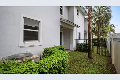 6919 Pines Circle, Coconut Creek, FL 33073 - Photo 29