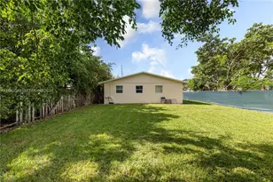 129 SE 4th St, Hallandale Beach, FL 33009 - Photo 19