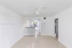 129 SE 4th St, Hallandale Beach, FL 33009 - Photo 3