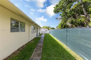 129 SE 4th St, Hallandale Beach, FL 33009 - Photo 17