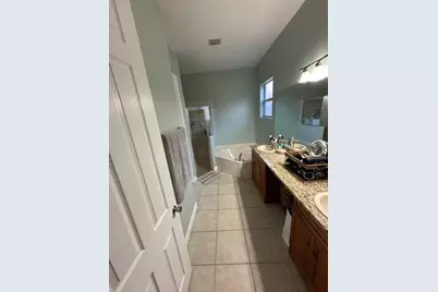 942 NW Leonardo Circle, Port Saint Lucie, FL 34986 - Photo 9