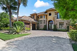 10376 Trianon Pl, Wellington, FL 33449 - Photo 5