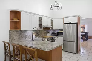5465 W 27th Ln, Hialeah, FL 33016 - Photo 7