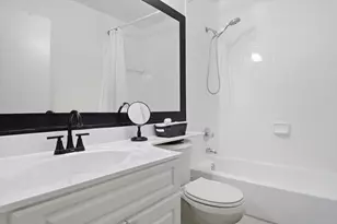 5465 W 27th Ln, Hialeah, FL 33016 - Photo 15