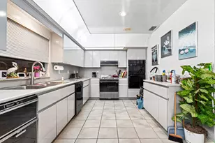 22589 Esplanada Dr, Boca Raton, FL 33433 - Photo 5