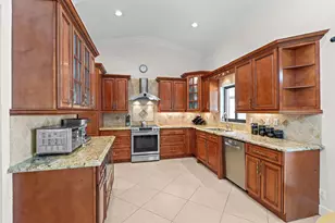 5260 NW 98th Ln, Coral Springs, FL 33076 - Photo 5