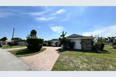 5728 S Bayberry Lane, Tamarac, FL 33319 - Photo 3