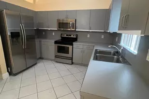 520 NW 206th Ave, Pembroke Pines, FL 33029 - Photo 9