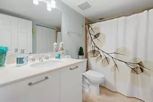 2001 N Ocean Blvd, Fort Lauderdale, FL 33305 - Photo 25