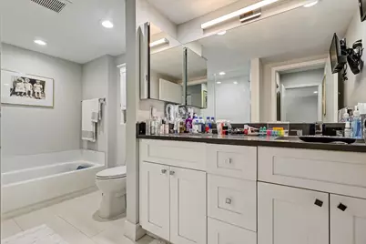 34 W Stratford Ln Lane W #D, Boynton Beach, FL 33436 - Photo 17