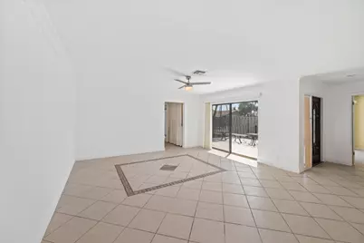 8007 Ambach Way, Hypoluxo, FL 33462 - Photo 11