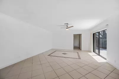 8007 Ambach Way, Hypoluxo, FL 33462 - Photo 9