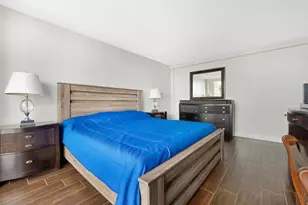 2400 Presidential Way, West Palm Beach, FL 33401 - Photo 15