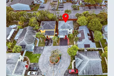 5789 Woodland Point Drive, Tamarac, FL 33319 - Photo 5