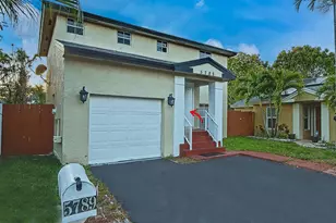 5789 Woodland Point Dr, Tamarac, FL 33319 - Photo 3