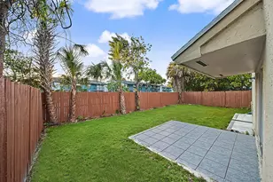 5789 Woodland Point Dr, Tamarac, FL 33319 - Photo 15