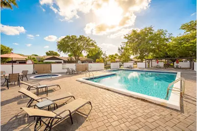 6375 W Pinehurst Cir Circle #D38, Tamarac, FL 33321 - Photo 25