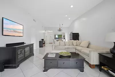 6375 W Pinehurst Cir Circle #D38, Tamarac, FL 33321 - Photo 5