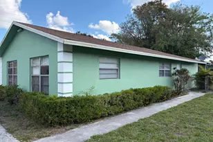 5954 Bahama Ct, West Palm Beach, FL 33407 - Photo 3