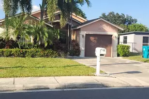 211 NE 13th Ave, Boynton Beach, FL 33435 - Photo 1