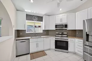 283 Canterbury Dr W, Palm Beach Gardens, FL 33418 - Photo 17