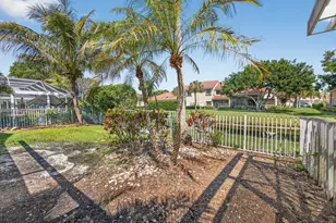 283 Canterbury Dr W, Palm Beach Gardens, FL 33418 - Photo 51