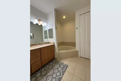 127 W Riverwalk Cir W, Plantation, FL 33325 - Photo 13