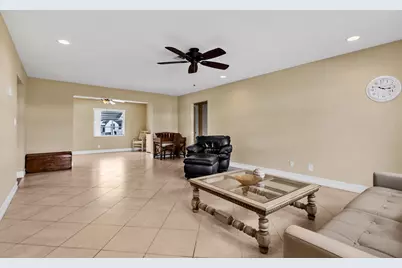 8208 NW 14 Street, Plantation, FL 33322 - Photo 9