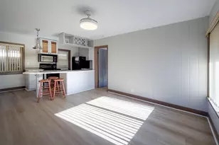 872 NE 40th St, Oakland Park, FL 33334 - Photo 3