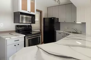 872 NE 40th St, Oakland Park, FL 33334 - Photo 7